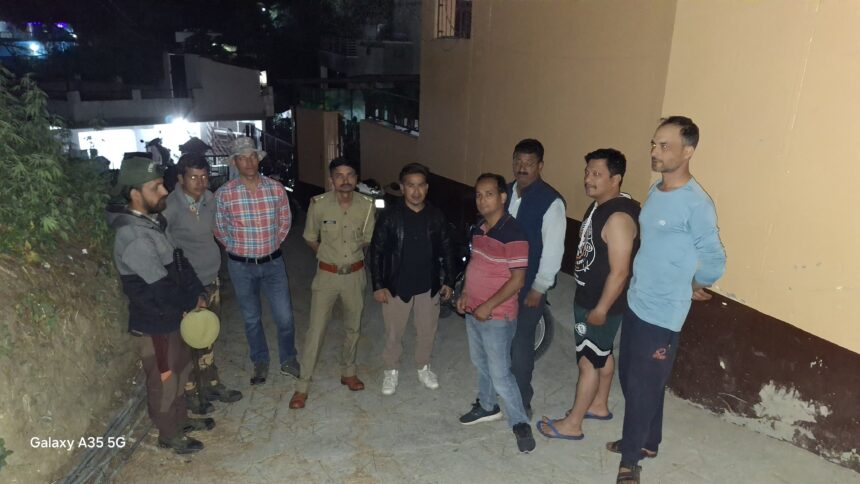 Panic due to movement of three leopards in Almora city, forest department started patrolling