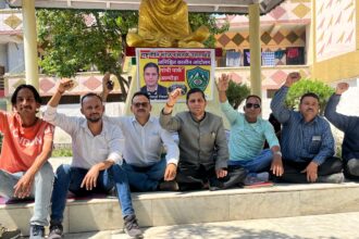 "MP and DM 'missing' from protest site, reward for providing information - 1 paisa!"