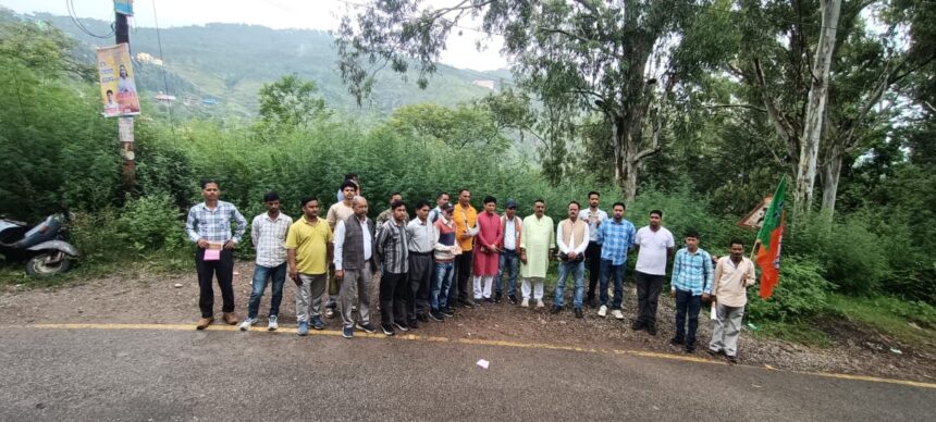 Panchayat election campaign intensifies, BJP leaders visit area in support of Prem Latwal BJP is getting public support in Golna Karadia, public welfare schemes become the base