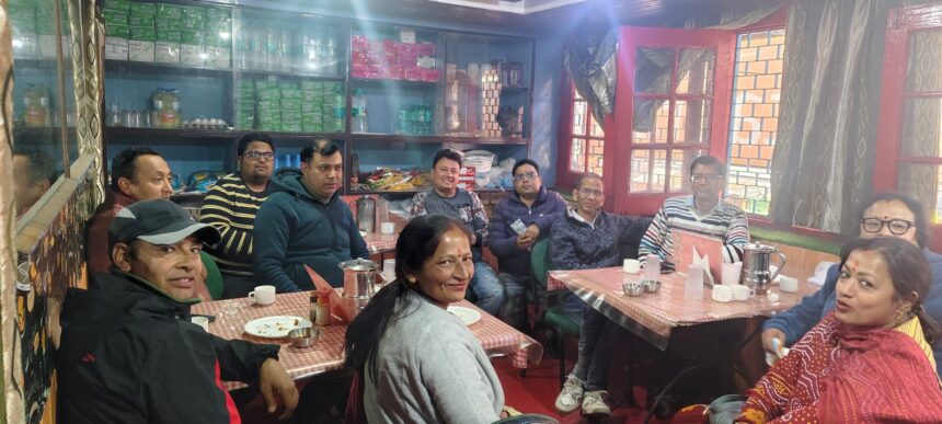 A decision has been taken to organise a Ramlila competition for women in Ranikhet. A Chholiya dance and Aipan workshop will also be organised for children.