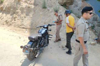Almora police take major action under Operation Prahar, remove black film, seize vehicles with retro silencers
