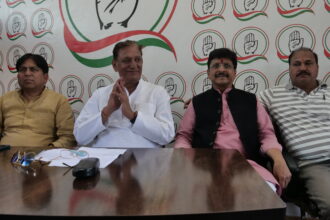 Congress attacks the government; Dwarahat MLA Madan Bisht raises questions regarding public service camps and recruitment scams.
